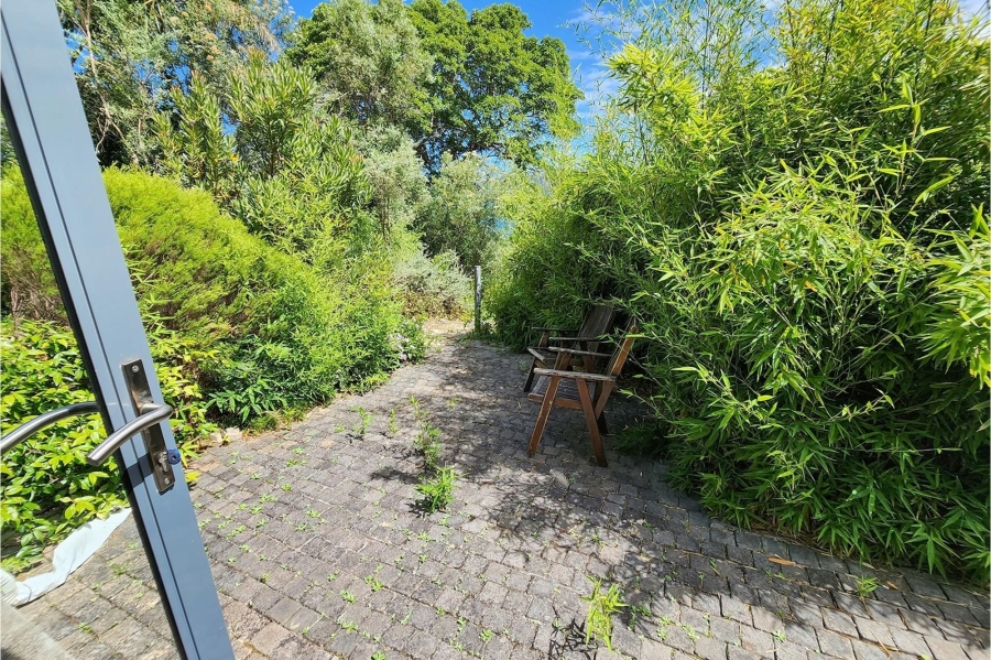 To Let 1 Bedroom Property for Rent in Paradise Western Cape